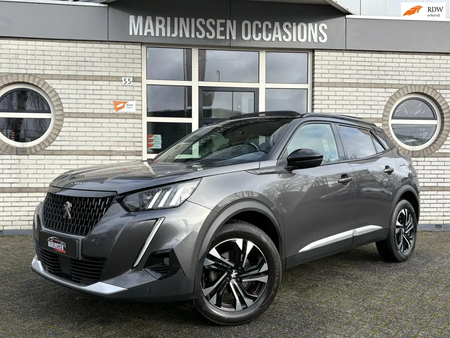 Peugeot 2008 1.2 PureTech GT-Line |Pano,DigDash,Keyless| Grau - 1