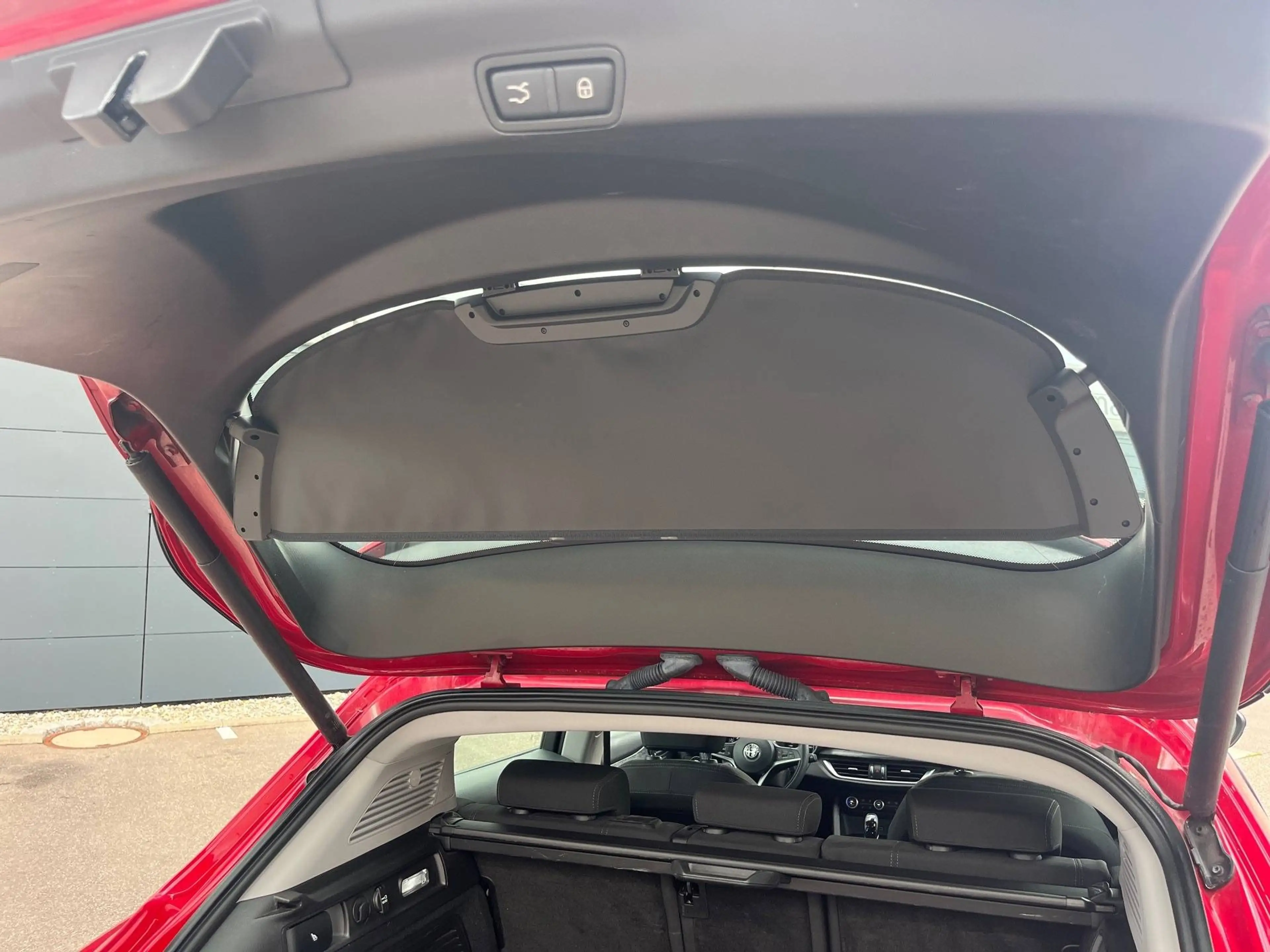Alfa Romeo Stelvio Q4 MY19 2.0 Turbo — photo 13