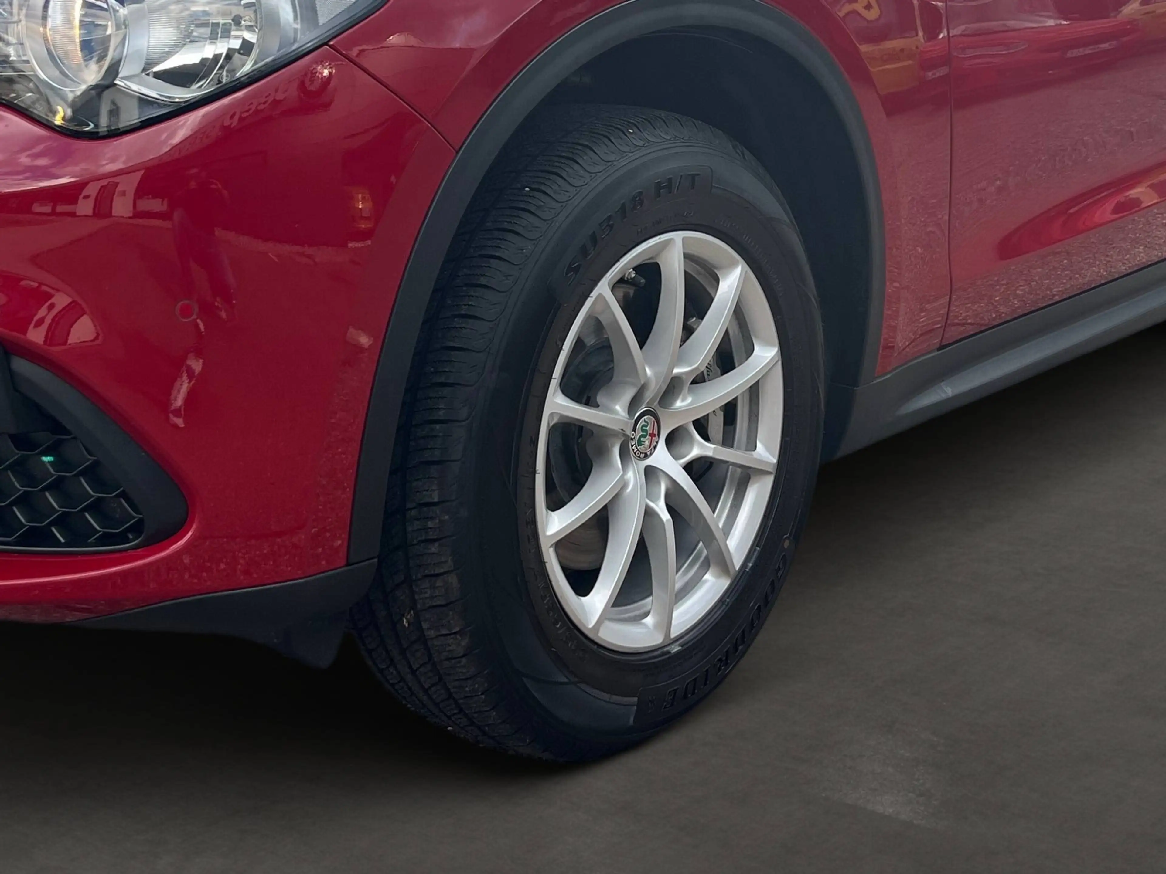 Alfa Romeo Stelvio Q4 MY19 2.0 Turbo — photo 6