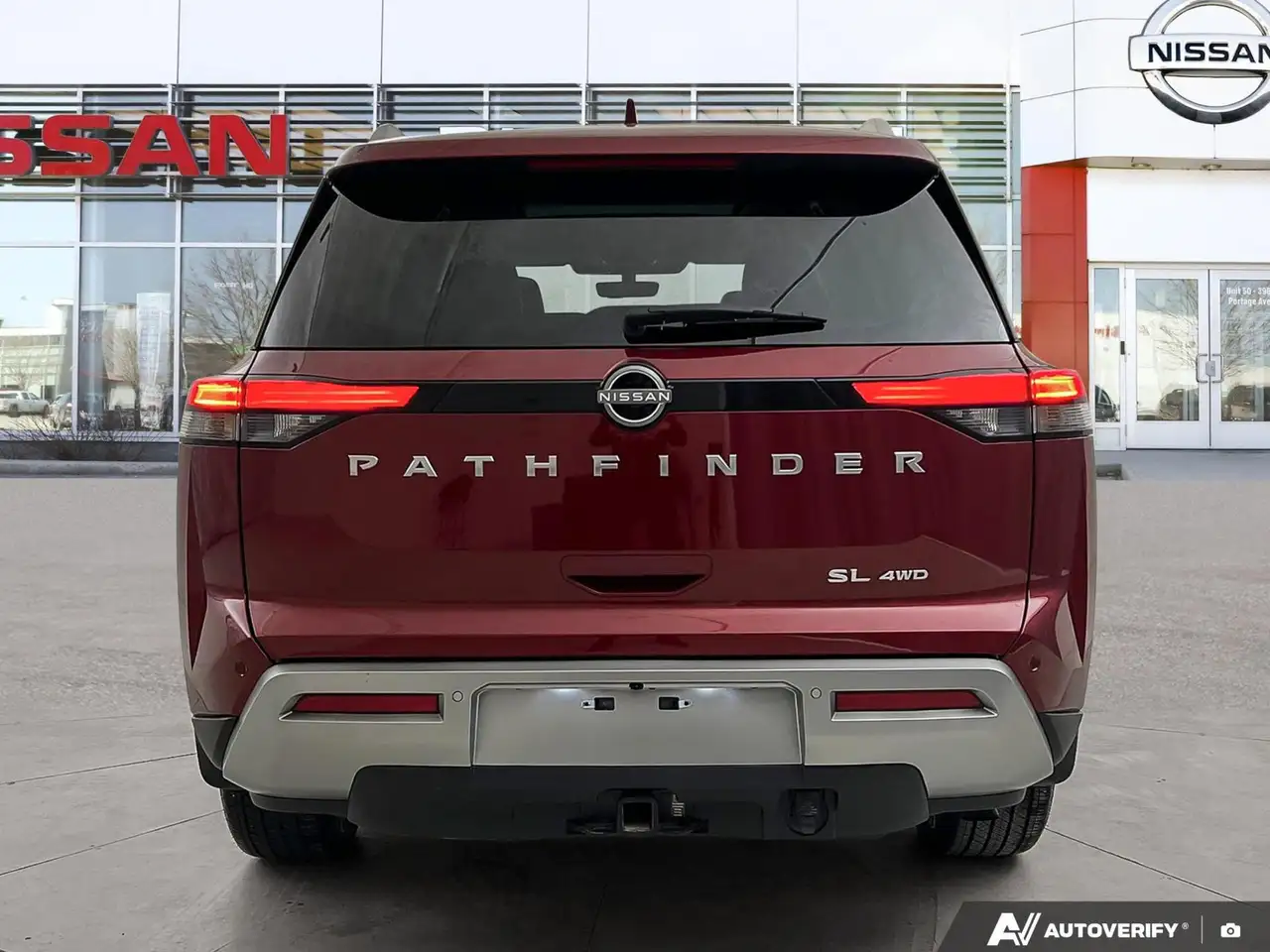 Nissan Pathfinder снимка Nissan Pathfinder