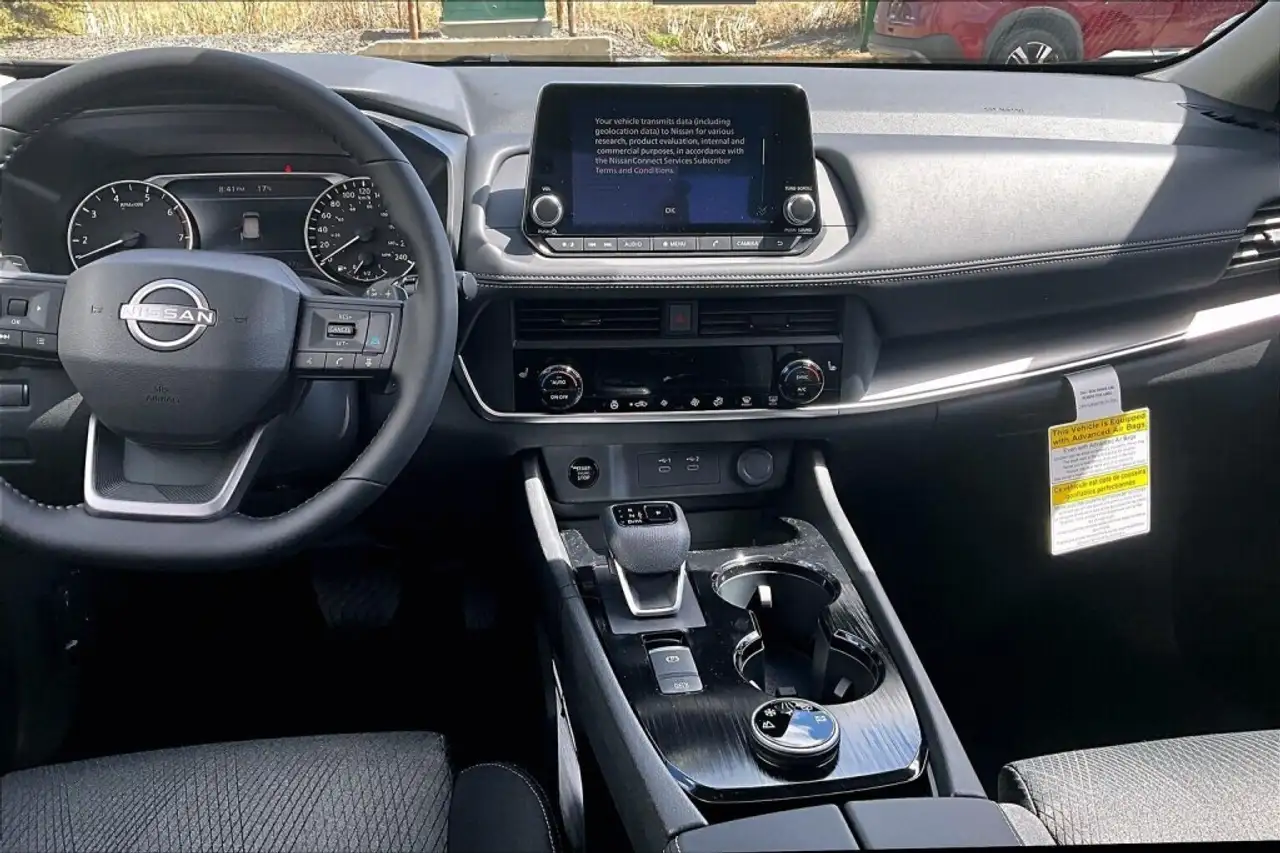 Nissan Rogue снимка Nissan Rogue