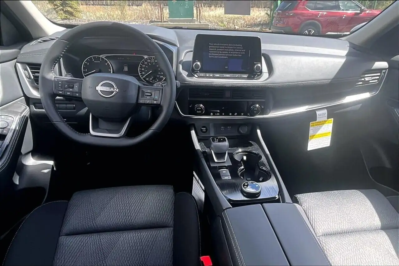 Nissan Rogue снимка Nissan Rogue