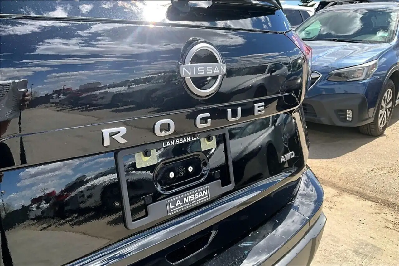 Nissan Rogue снимка Nissan Rogue