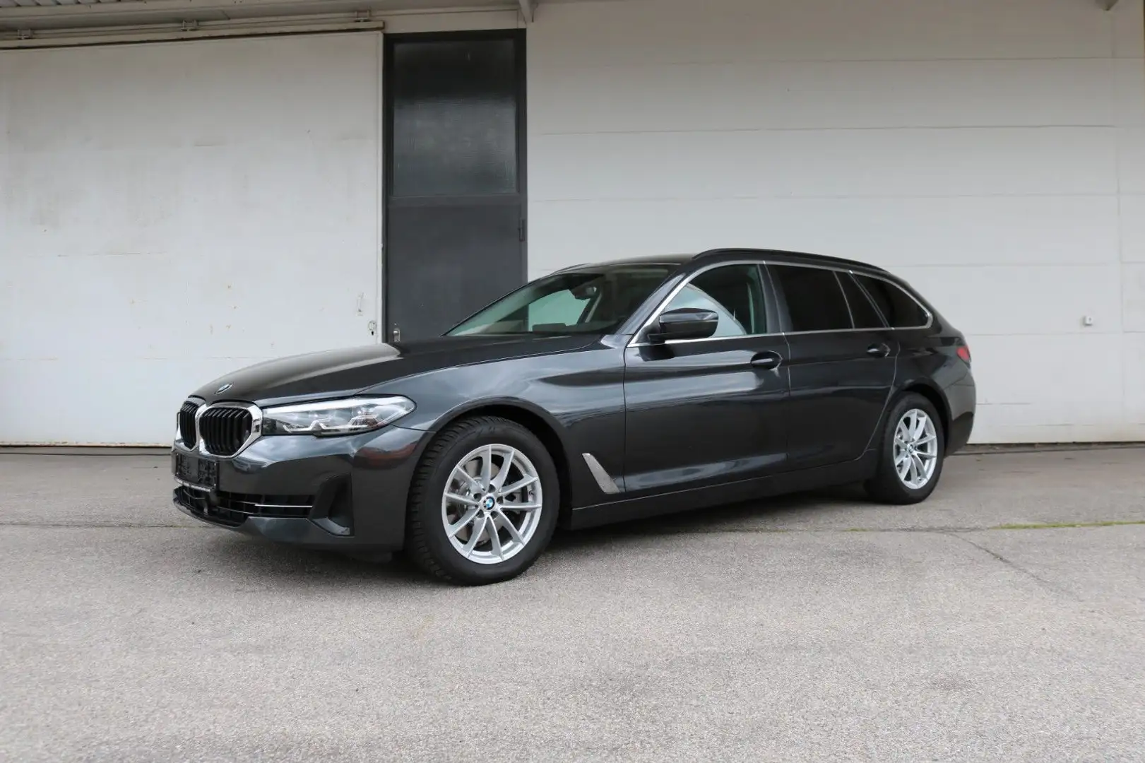 BMW 520 d xDrive Touring*Head-Up*Soft-Close-Automatik Grau - 1