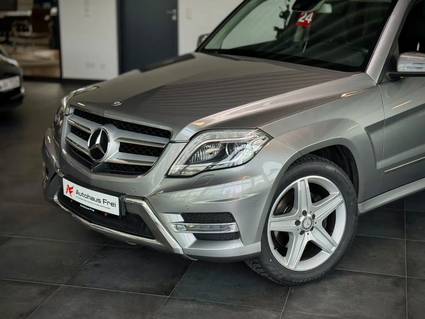 Mercedes-Benz GLK 350 4Matic AMG *V6*360° Kamera*AHK*ILS Argintiu - 2