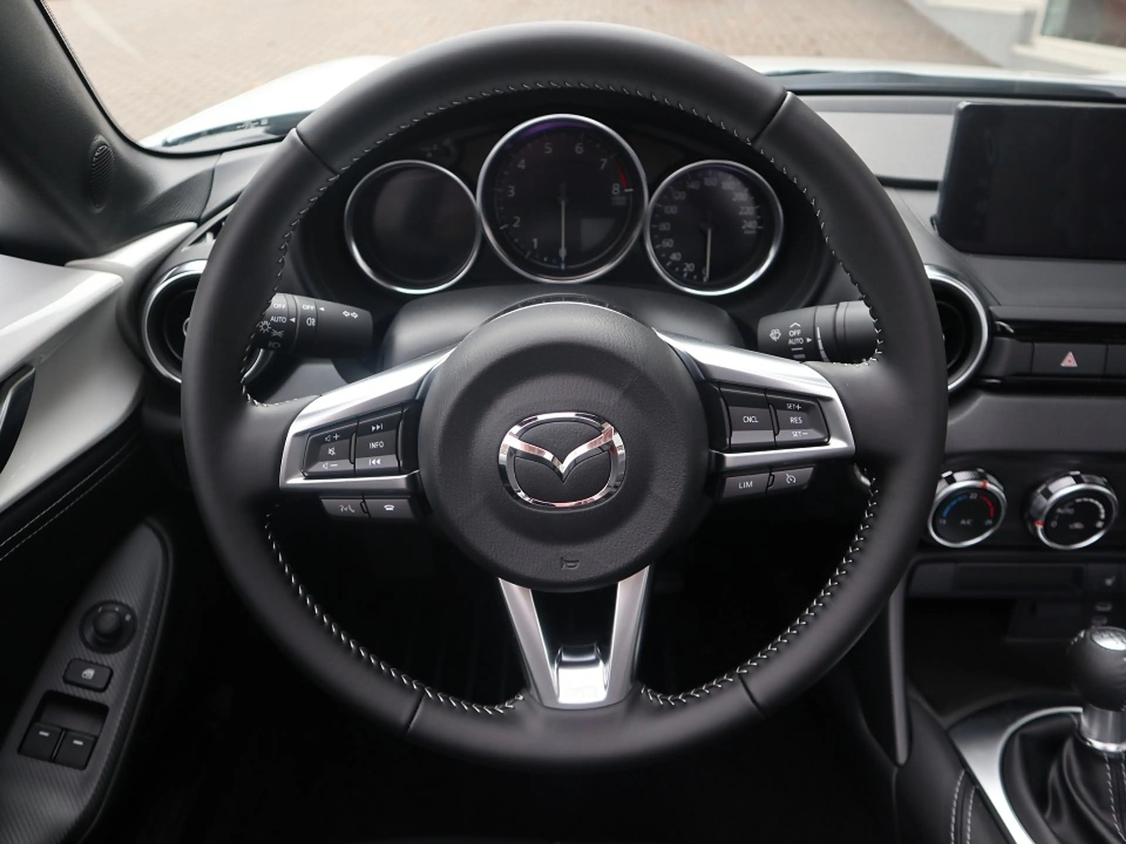 Mazda MX-5 2027 G-136 Exclusive-Line LEDER NAVI ACAA BOSE RFK — photo 15