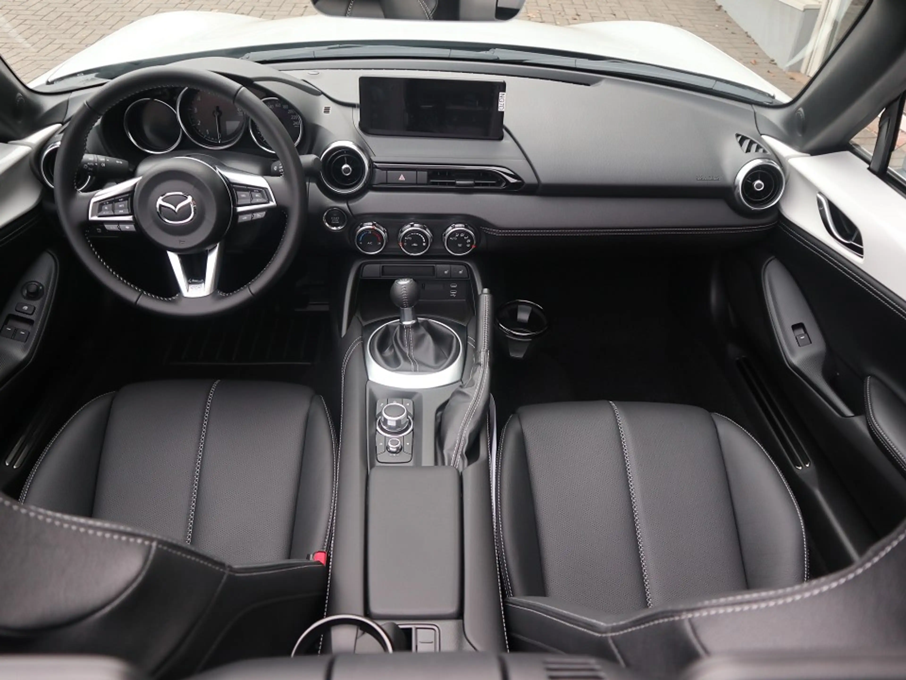 Mazda MX-5 2027 G-136 Exclusive-Line LEDER NAVI ACAA BOSE RFK — photo 13
