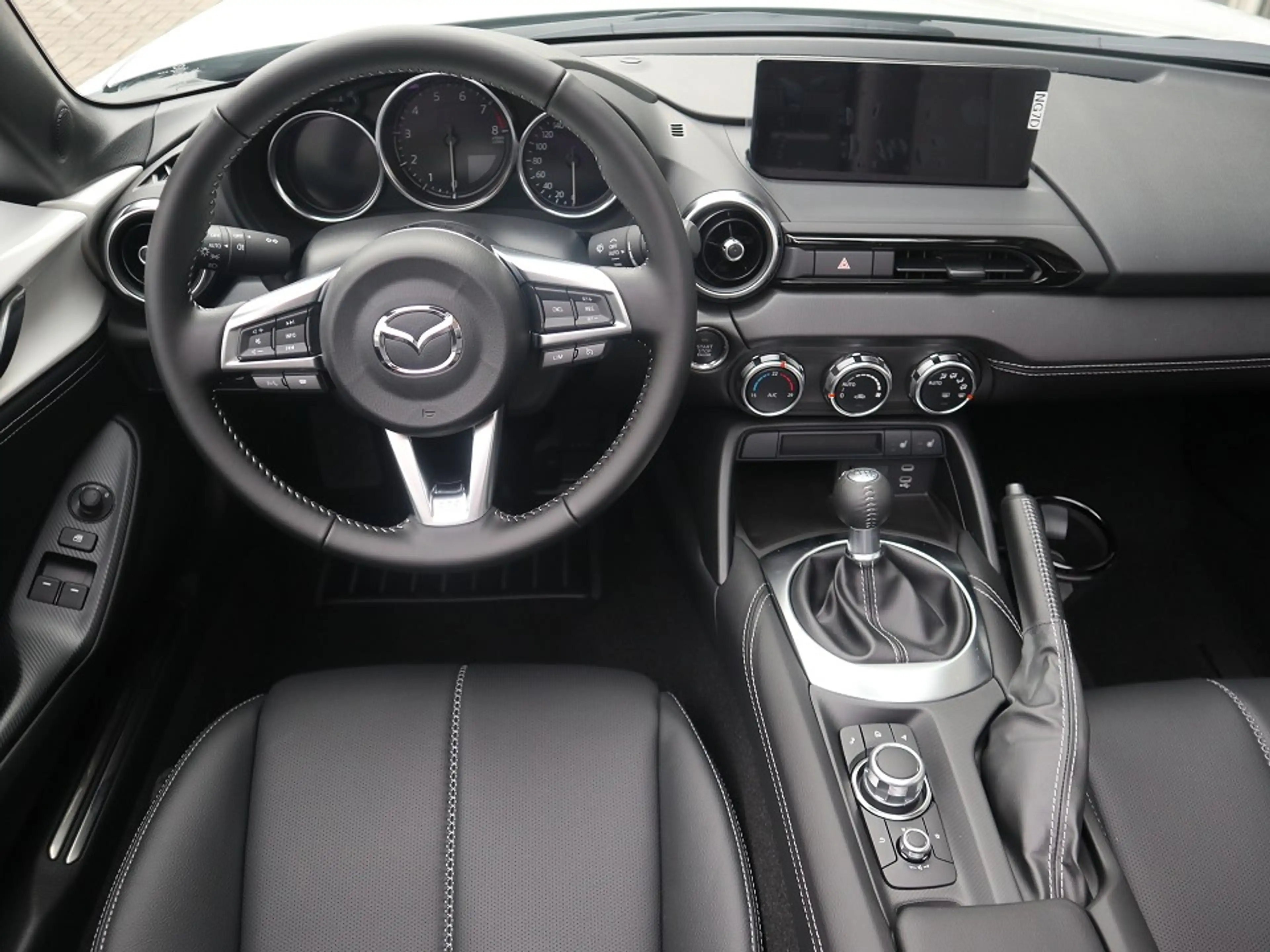 Mazda MX-5 2027 G-136 Exclusive-Line LEDER NAVI ACAA BOSE RFK — photo 14