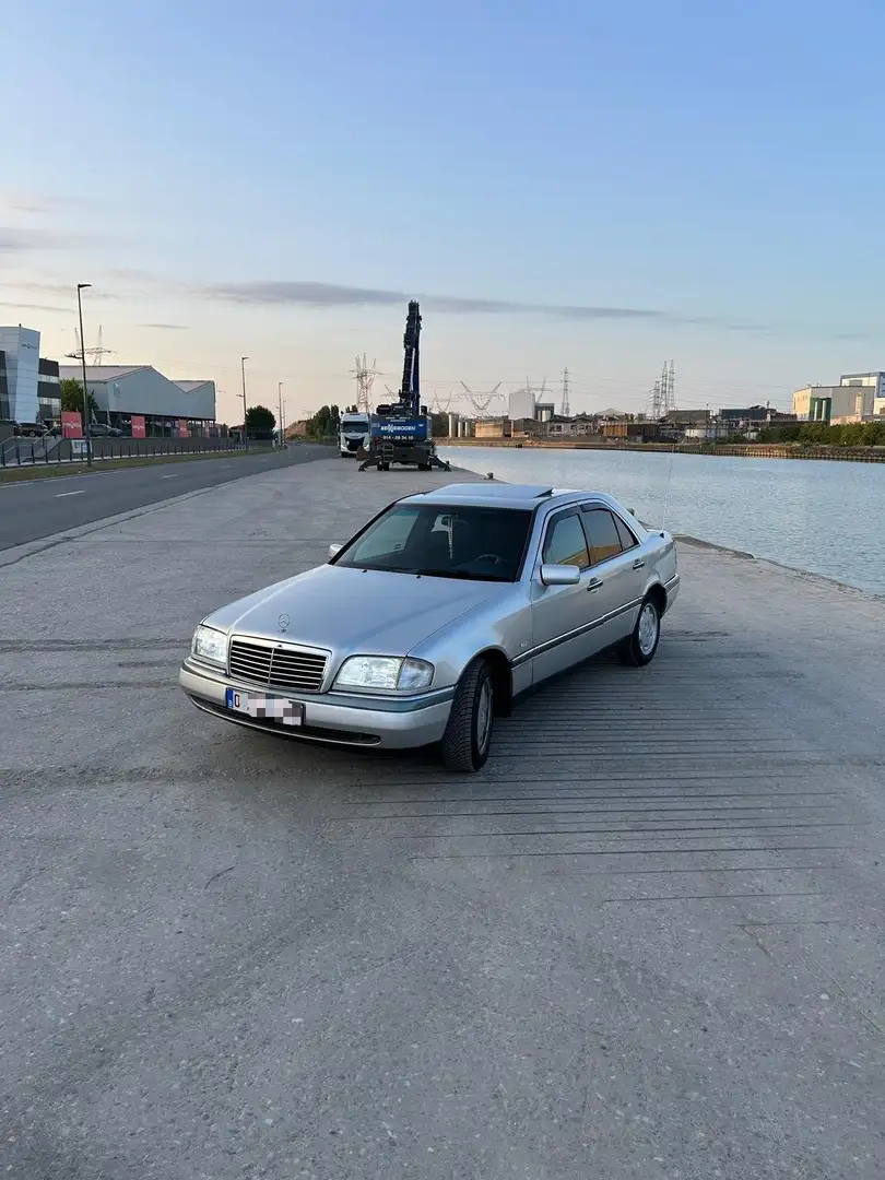 Mercedes-Benz C 180 Elegance - 2