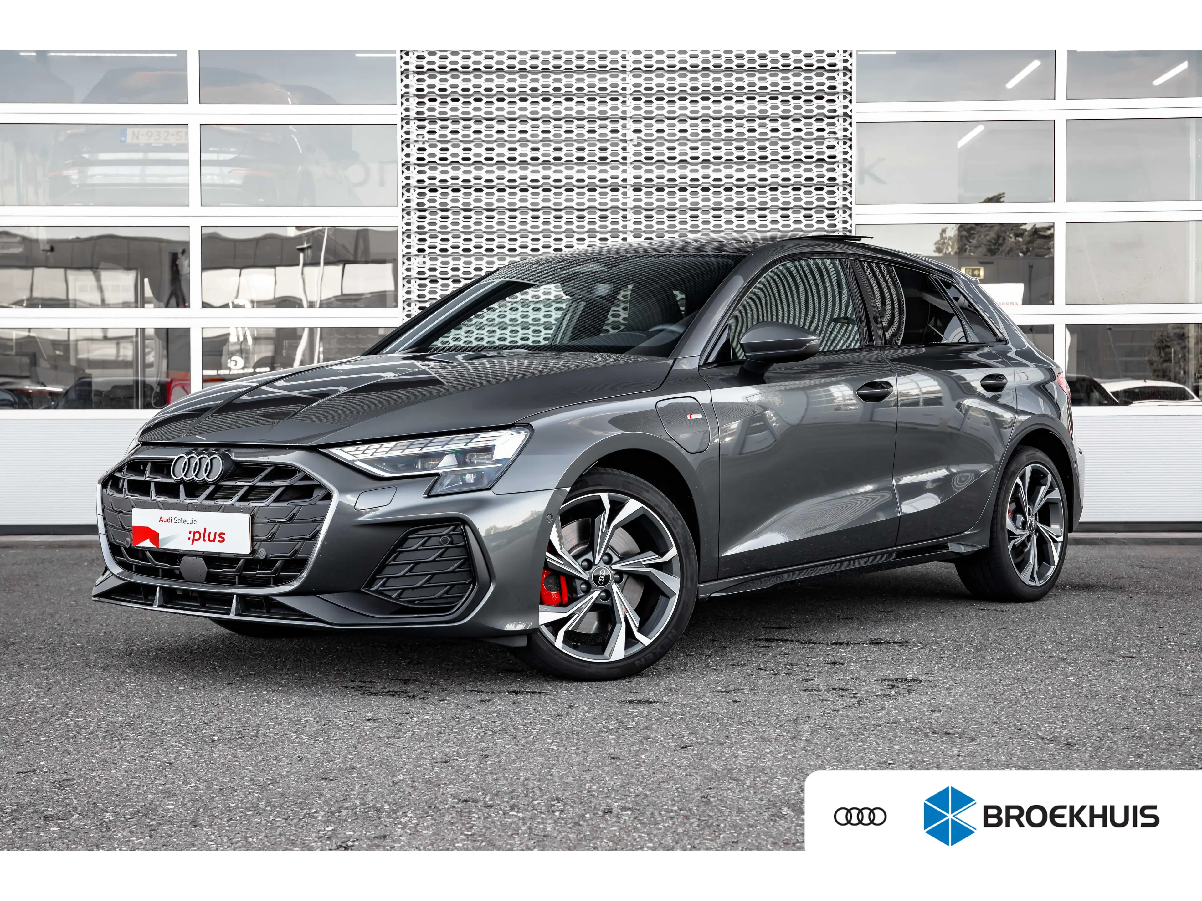 Audi A3 Sportback 45 TFSI e S edition Competition | Panora