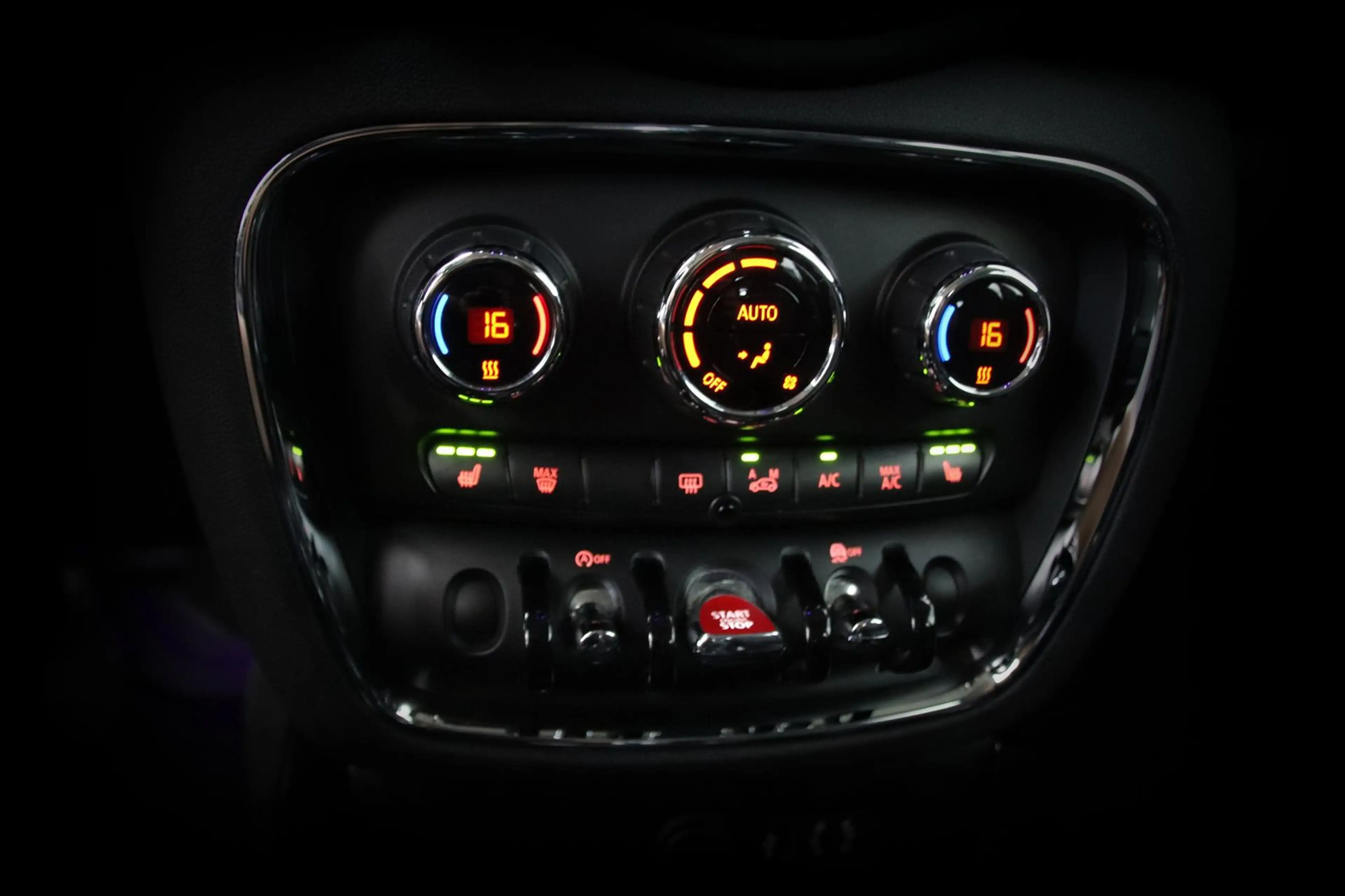 MINI One Clubman *SHZ*TEMPOMAT*KLIMA* — photo 12