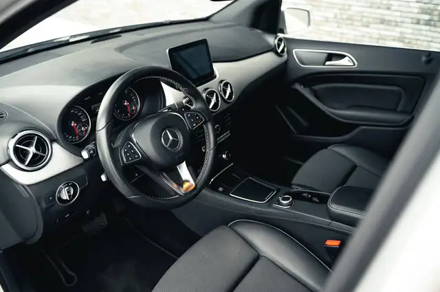 Mercedes-Benz B-Class view 13