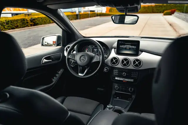 Mercedes-Benz B-Class view 6