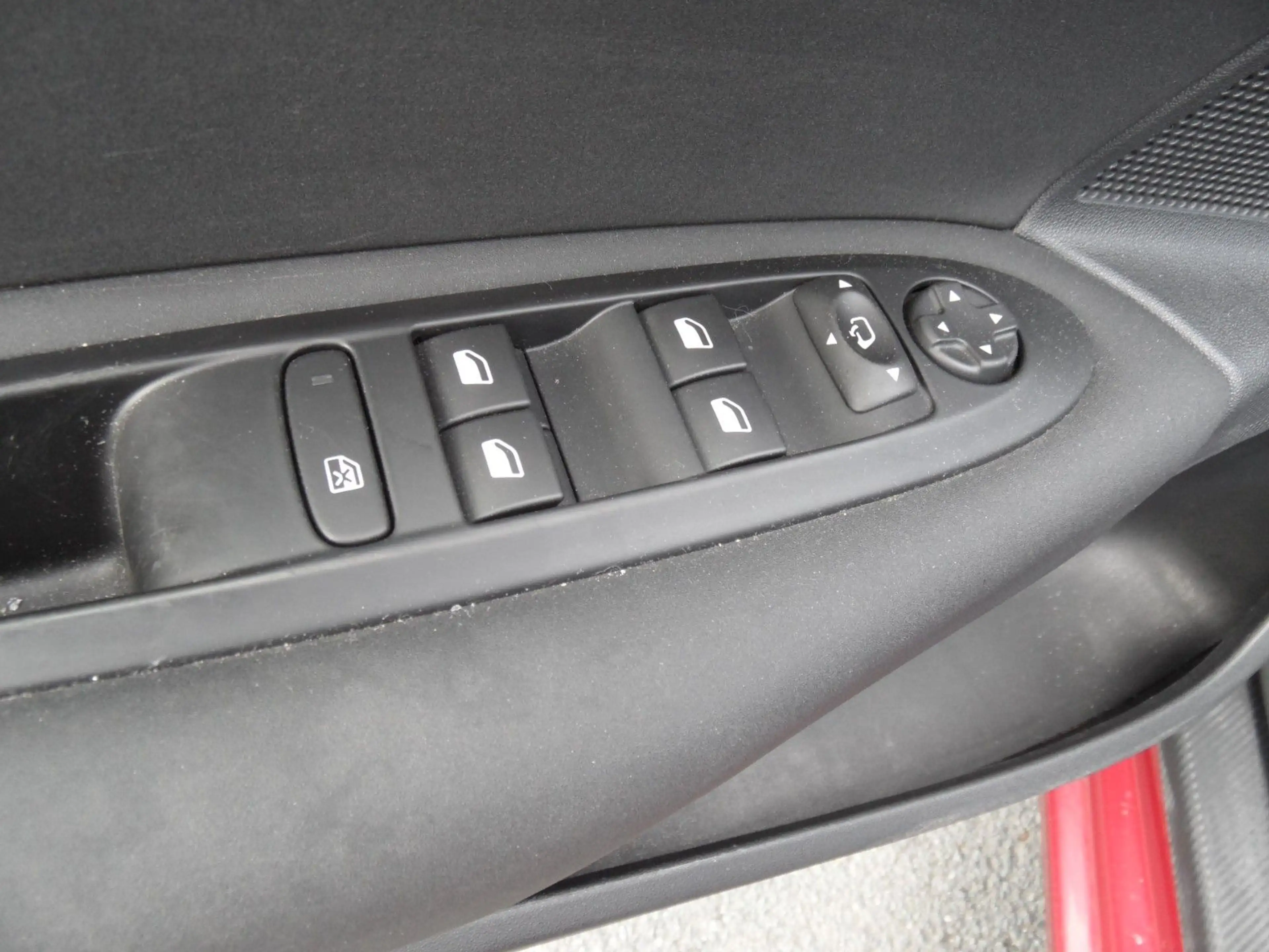 Citroen C4 Lim. Selection Panorama-Dach — photo 13