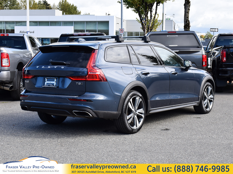 2019 Volvo V60 Cross Country