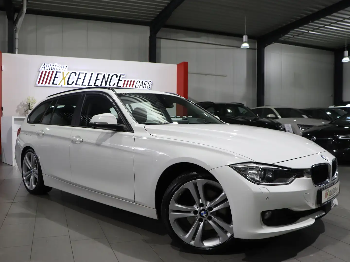 BMW 330 330d Touring INNOVATION / PANORAMA, HEAD-UP Blanc - 2