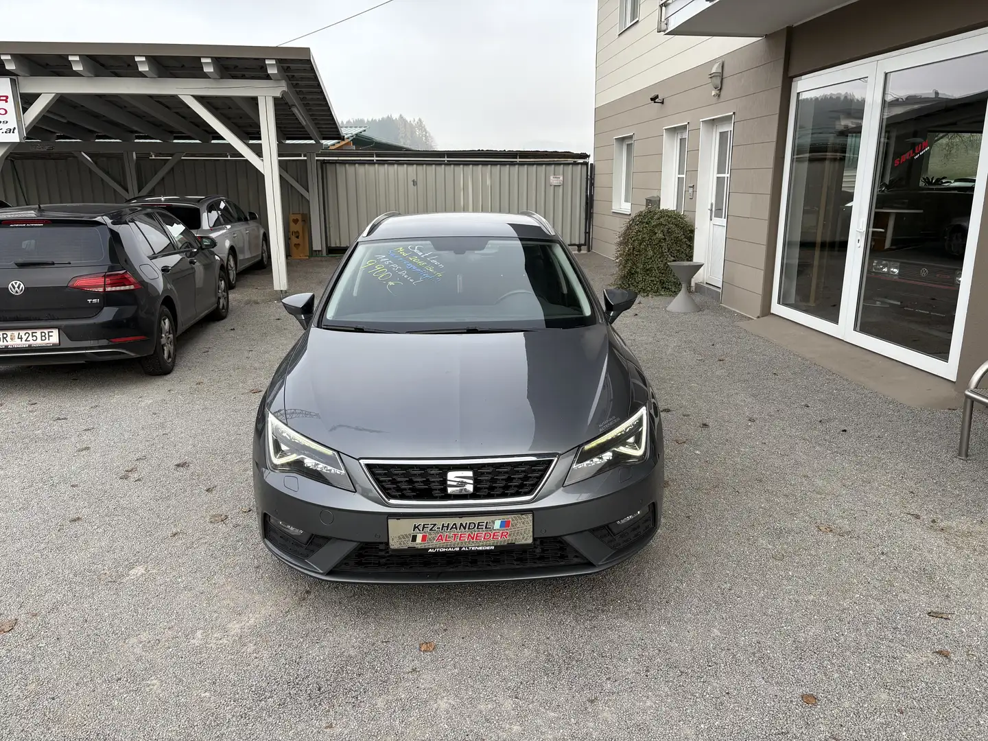 SEAT Leon ST Style 1,6 TDI *ZR NEU*CARPLAY*LED*AHK*TEMP* Grau - 2