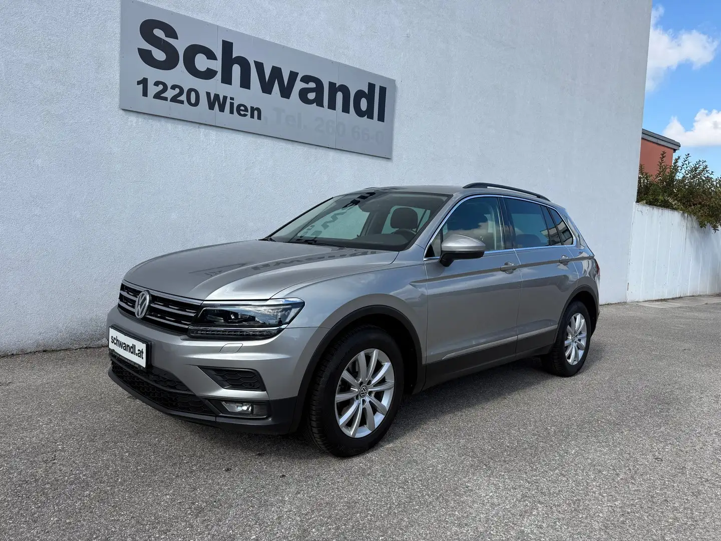 Volkswagen Tiguan Sky TSI ACT DSG Silber - 2