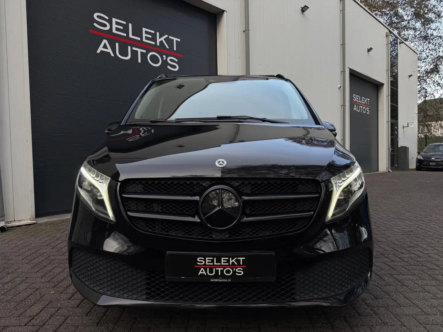 Mercedes-Benz V 220 220d Lang DC Xenon/LED/Leder/Navigatie/Ambiente/Bl Zwart - 2