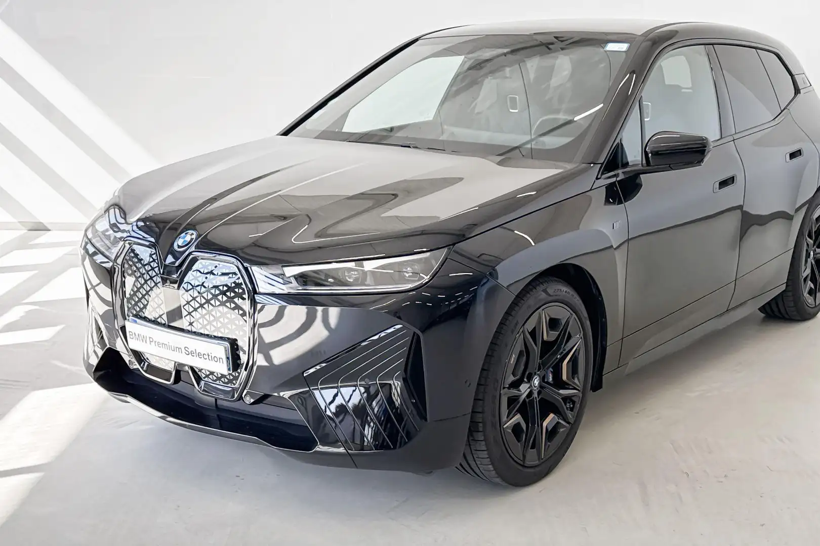 BMW iX M60 High Executive | Zwart - 2