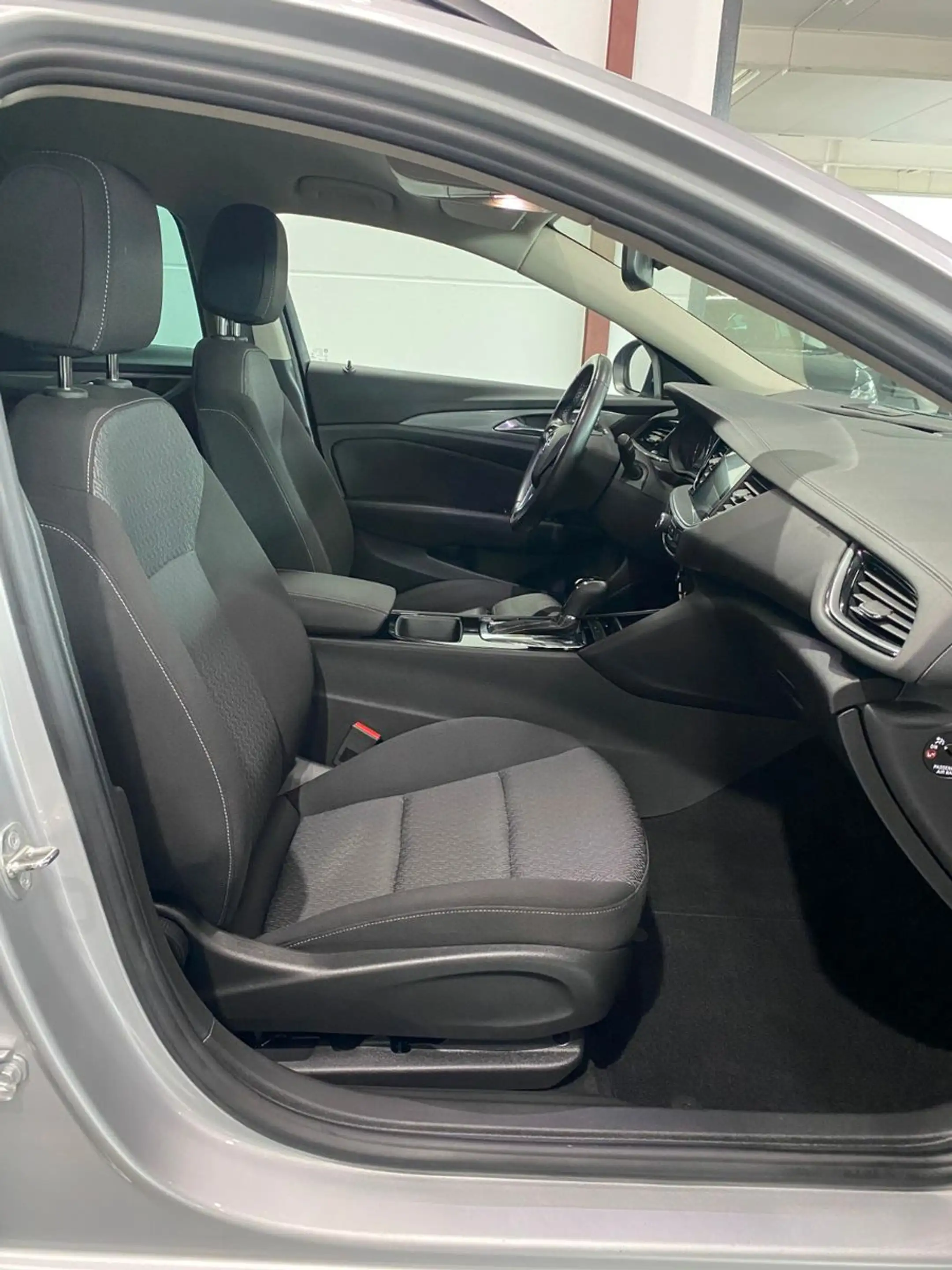 Opel Insignia B 2.0 CDTI Aut. Sports Tourer Edition — photo 13