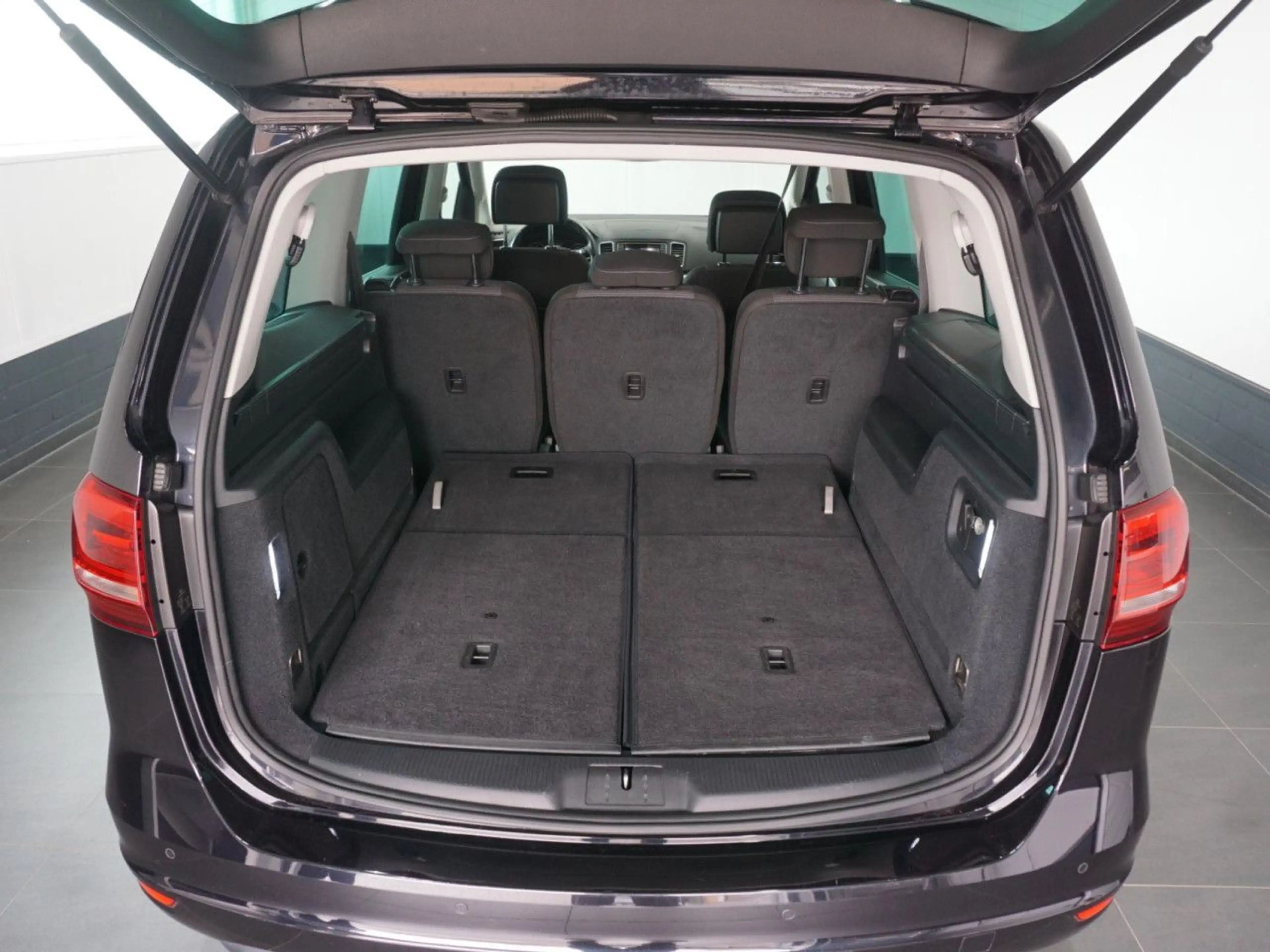 Volkswagen Sharan Comfortline 1.4 TSI 6-Gang Bluetooth Navi — photo 13