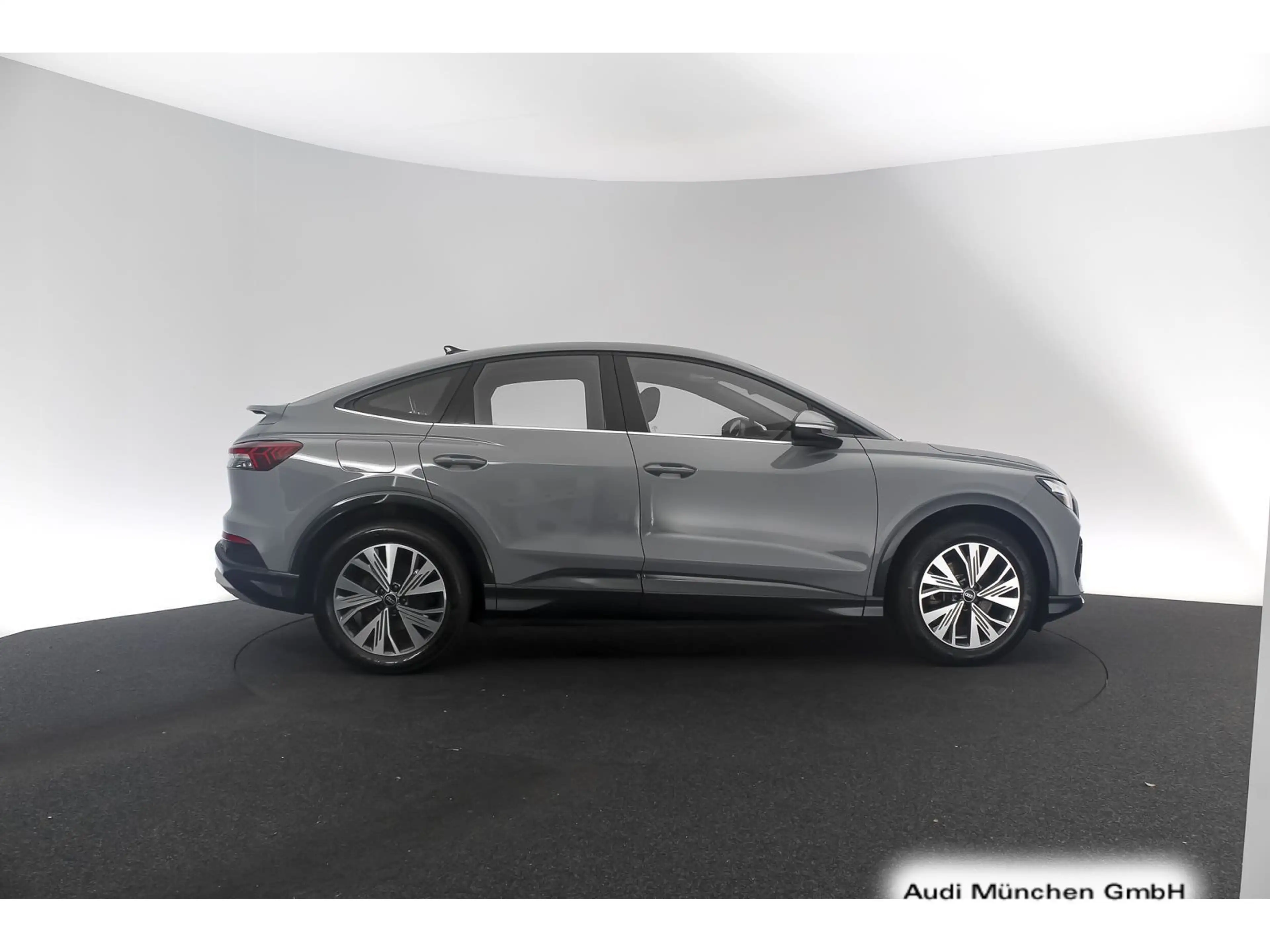 Audi Q4 e-tron 35 advanced Pano/Navi+ — photo 7