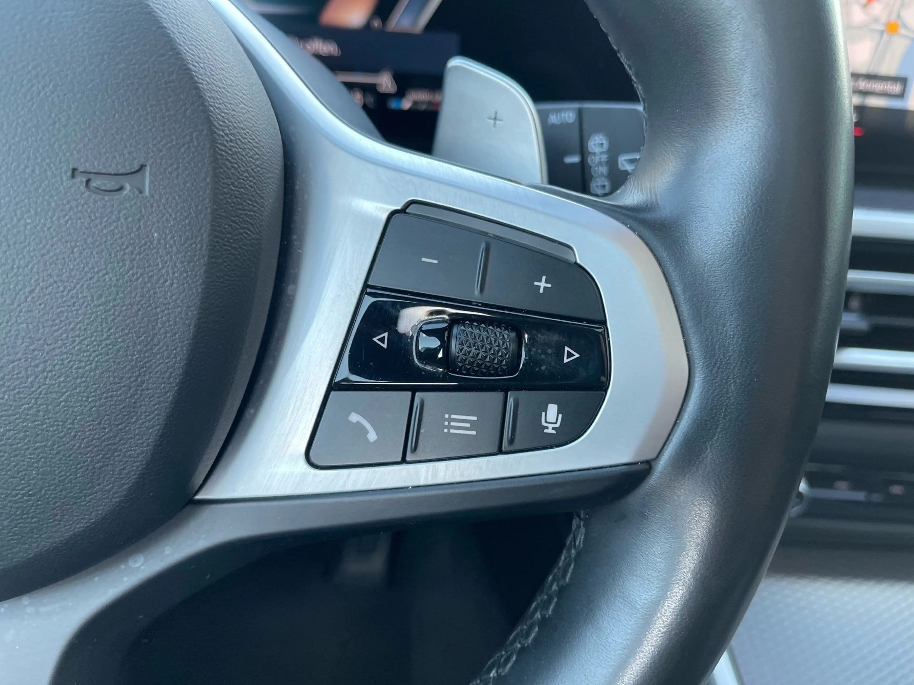 BMW 340 M340i xDrive Touring || AHK Pano el.Sitze H&K — photo 9