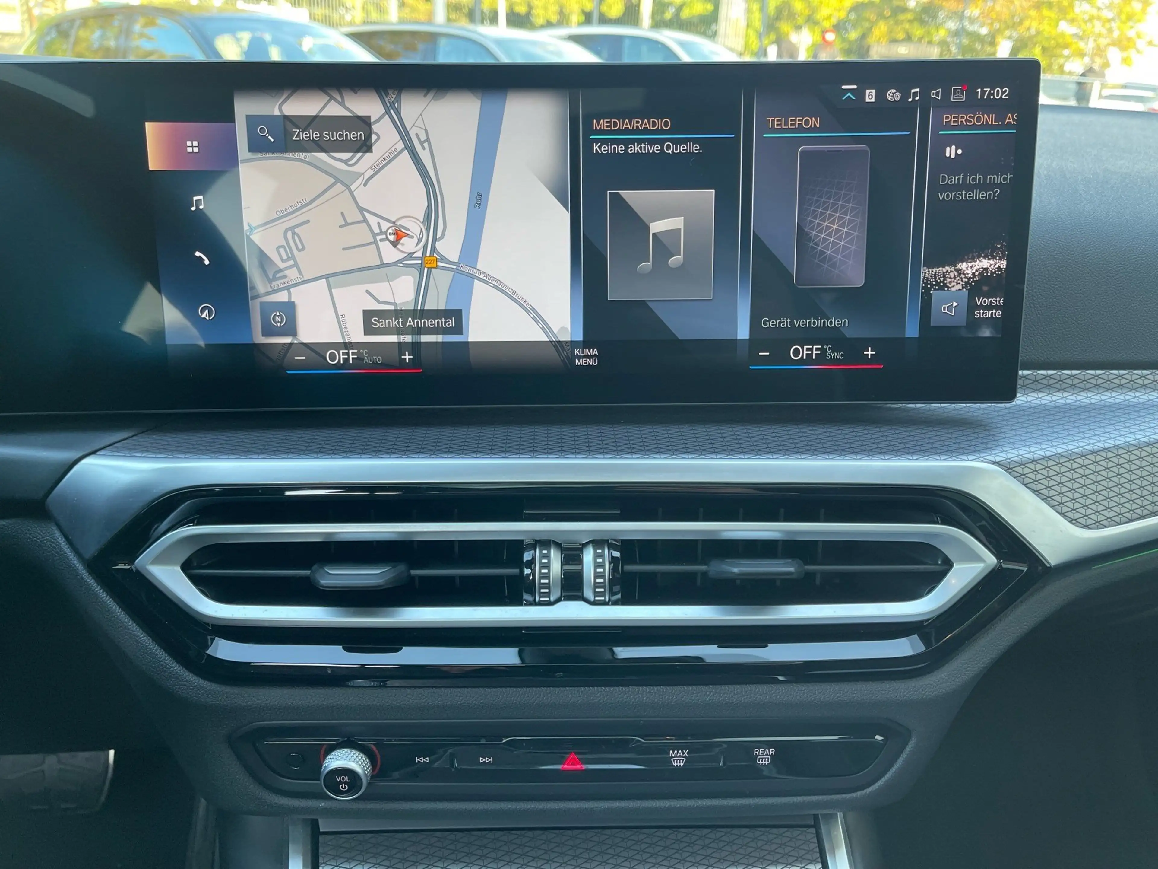 BMW 340 M340i xDrive Touring || AHK Pano el.Sitze H&K — photo 10