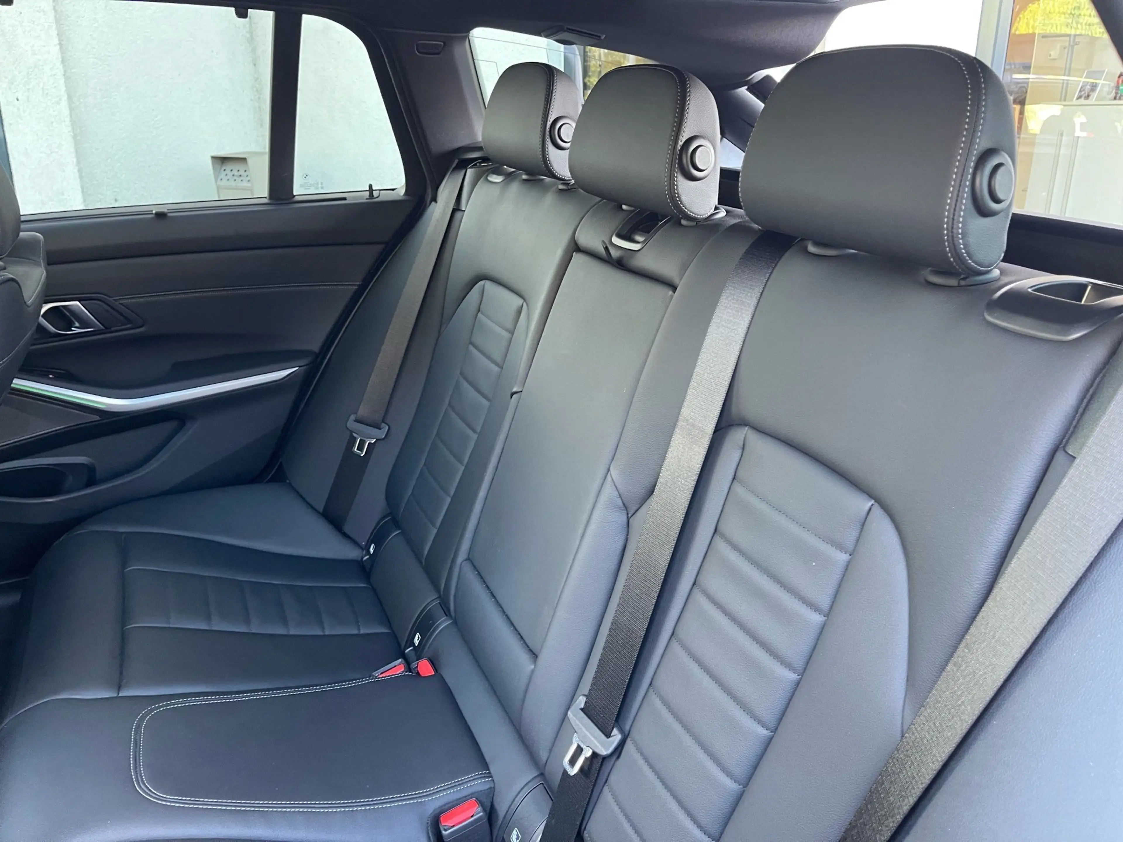 BMW 340 M340i xDrive Touring || AHK Pano el.Sitze H&K — photo 19