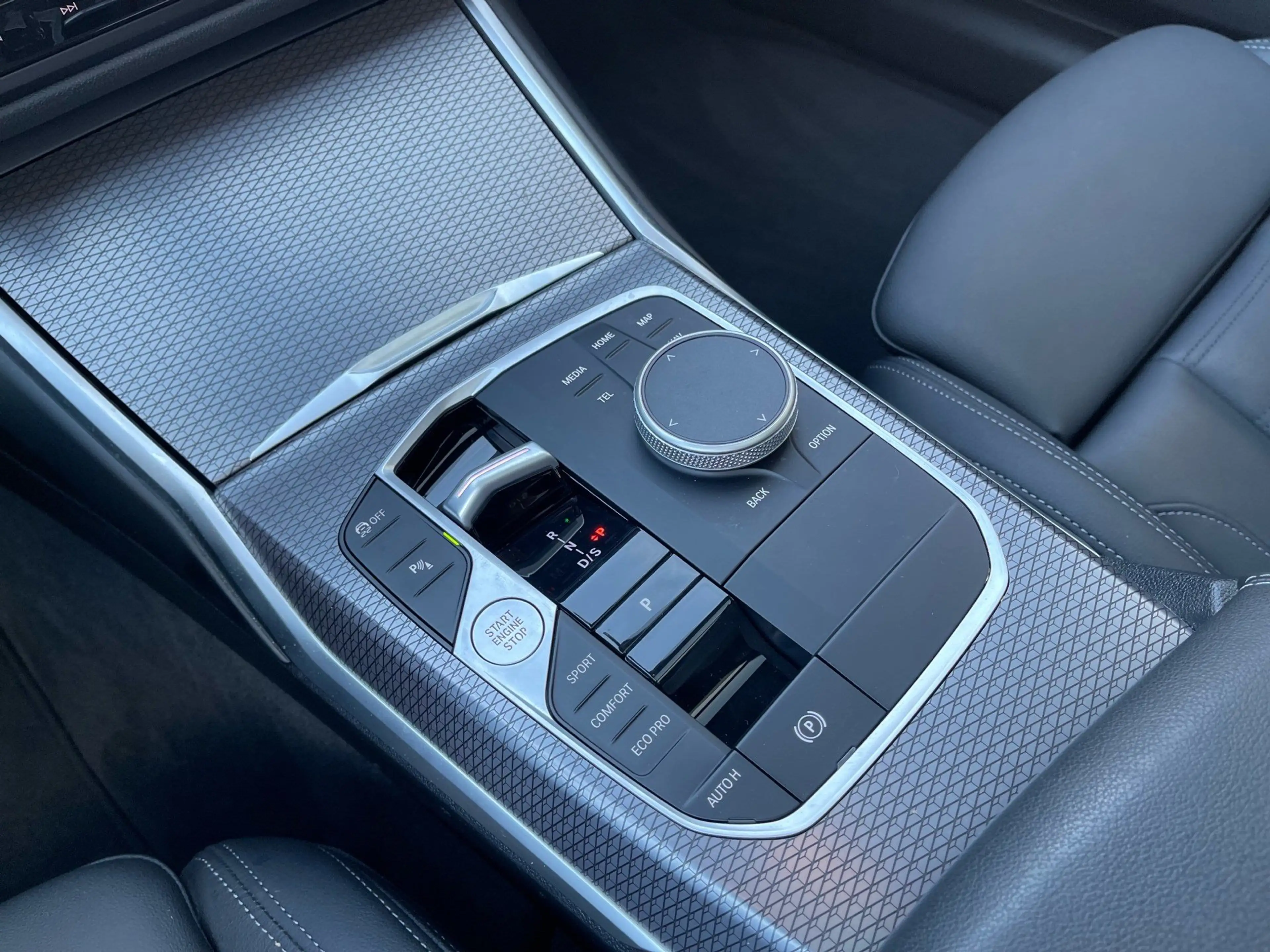BMW 340 M340i xDrive Touring || AHK Pano el.Sitze H&K — photo 11