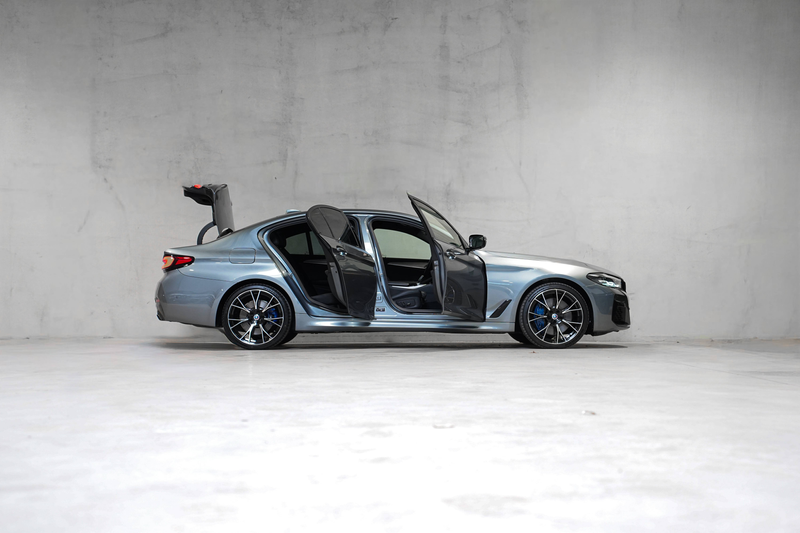 BMW 545 e✖ PACK M 50 YEARS EDITION | APPLE CARPLAY | HARMAN KARDON | M5 WHEELS | CUIR | TVA ✔ — photo 6
