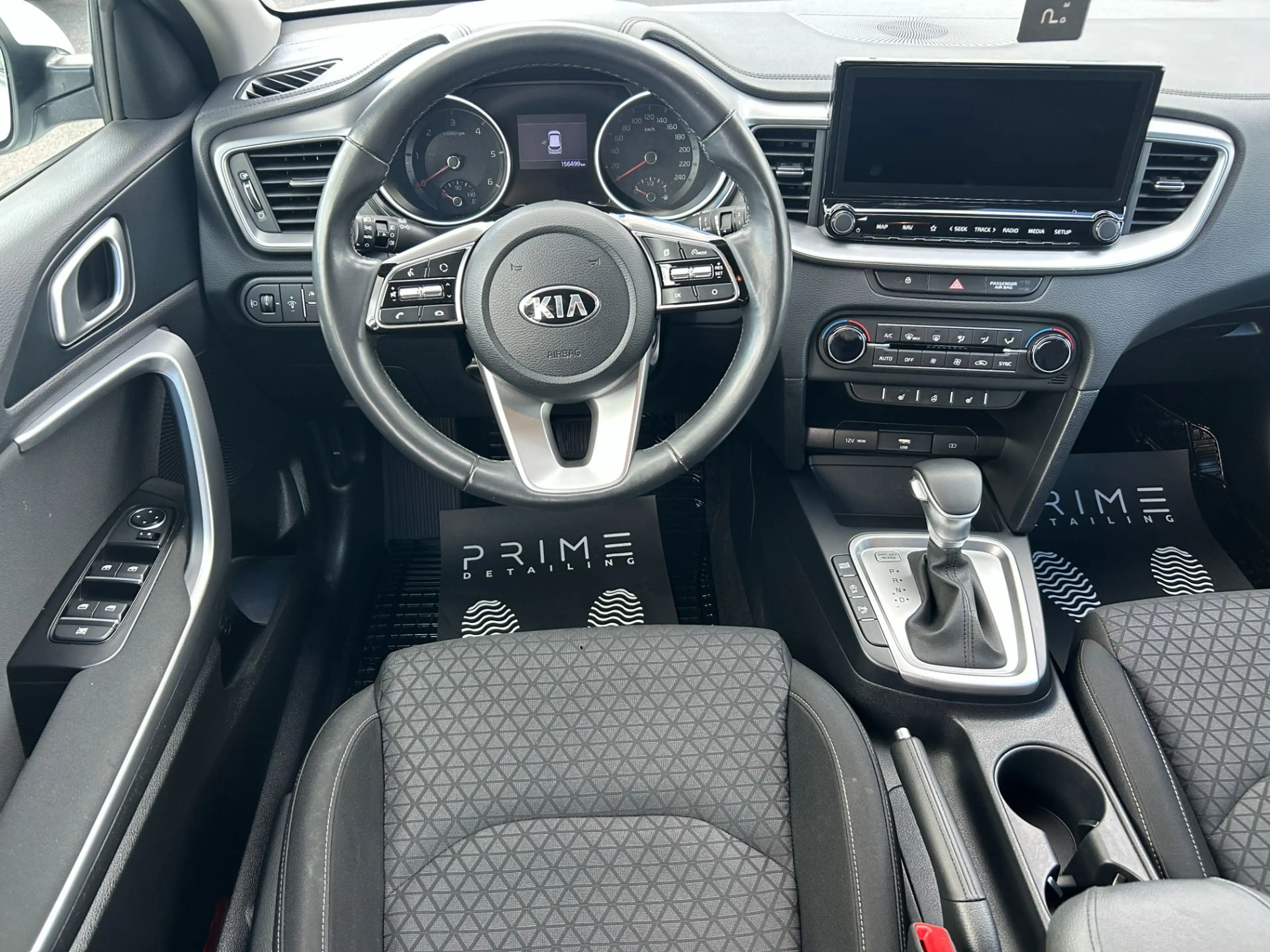 Kia Ceed / cee'd 1,6 CRDi 48V Silber DCT — photo 14