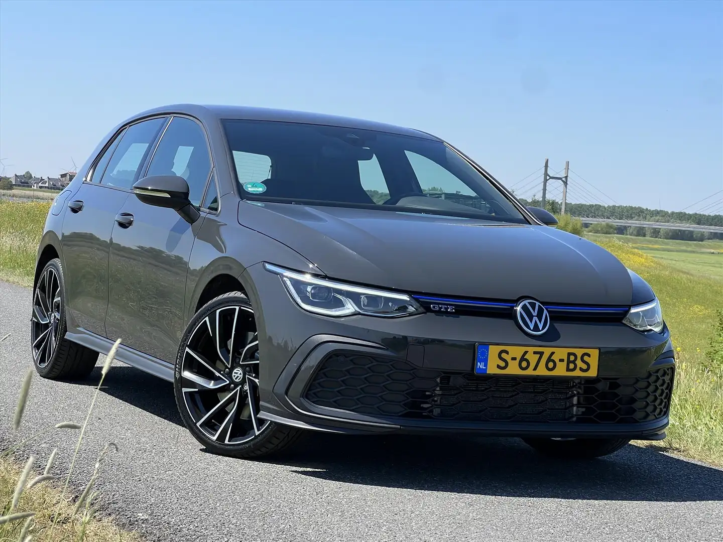 Volkswagen Golf GTE 1.4 eHybrid 245PK / IQ licht / Sfeer / Carplay / V Gri - 2