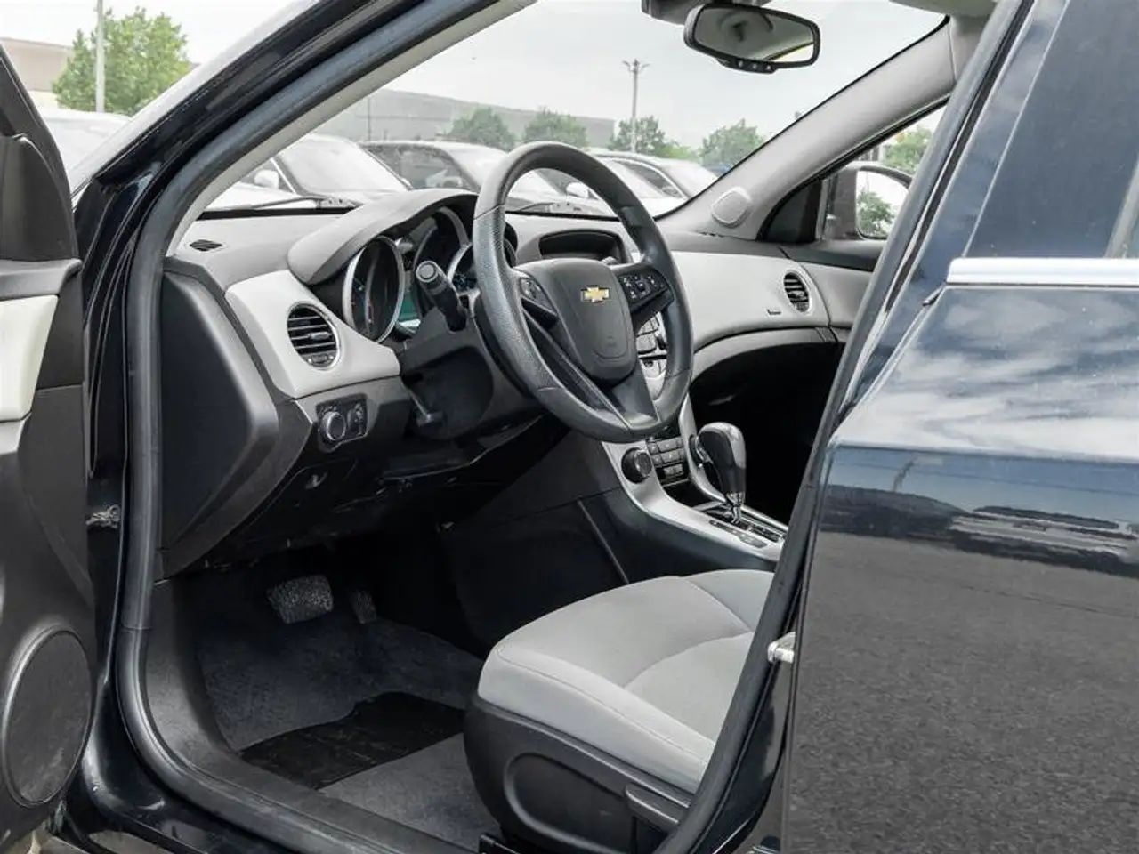 Chevrolet Cruze photo Chevrolet Cruze