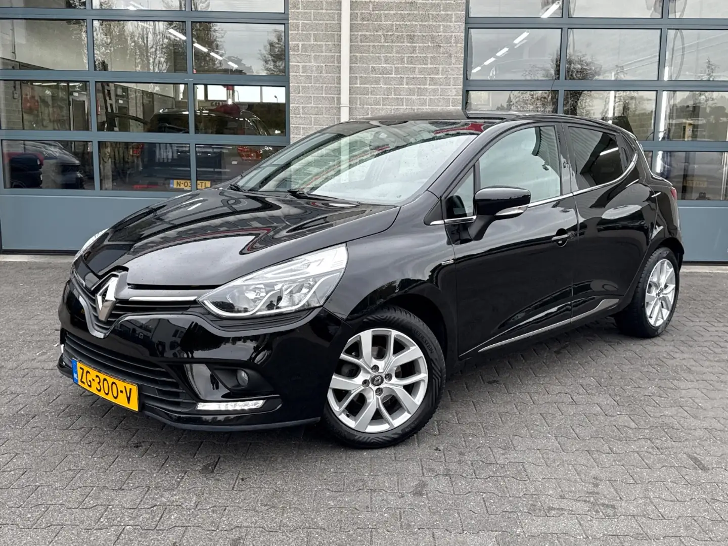 Renault Clio 0.9 TCe Limited| AIRCO | DEALER ONDERHOUDEN | Zwart - 1