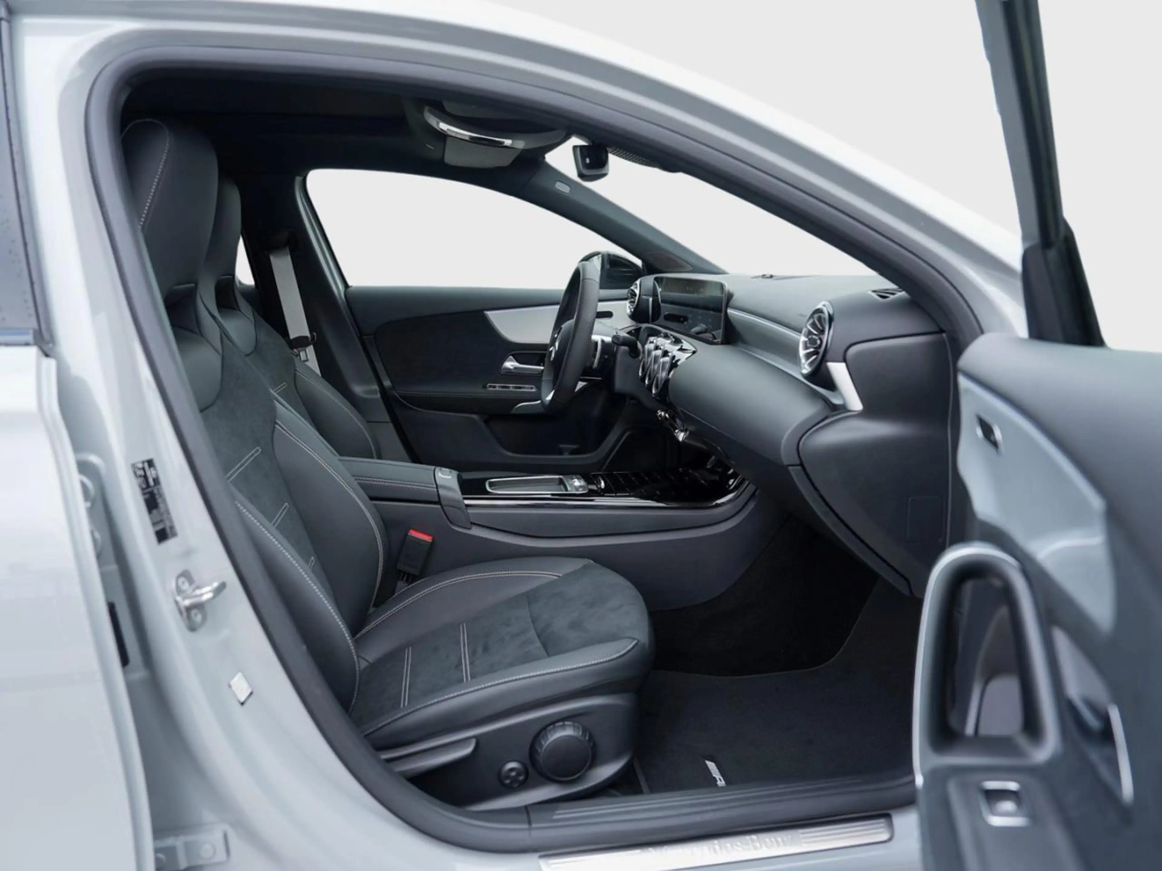 Mercedes-Benz A 200 AMG Night Distronic Kamera AHK — photo 9