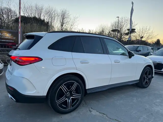 Mercedes-Benz GLC view 12