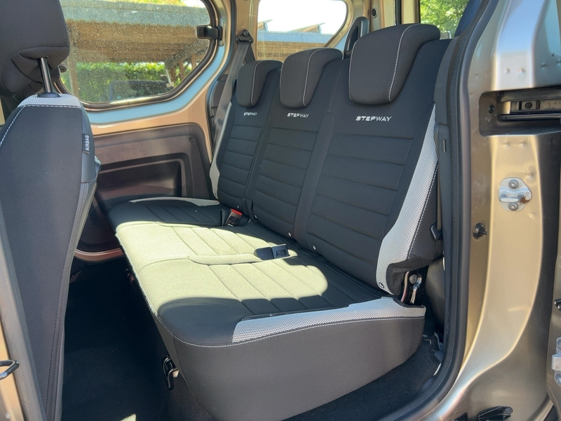 Dacia Dokker 1.5 BLUE dCi 95 Stepway — photo 10