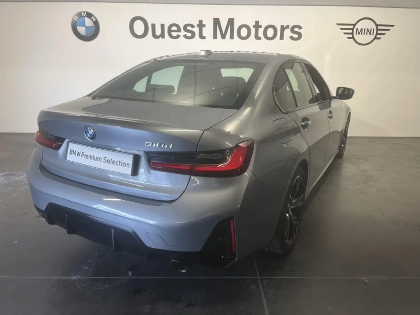 BMW 318 318dA 150ch M Sport Gris - 2
