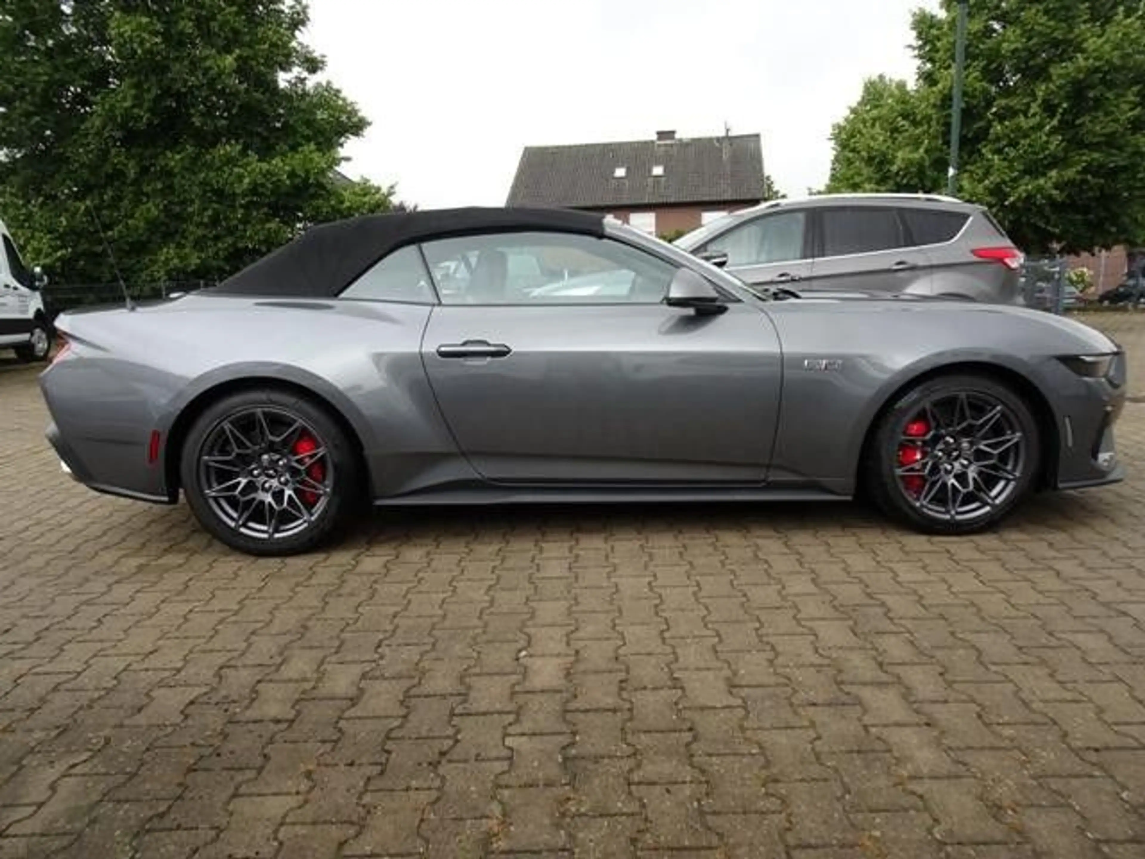 Ford Mustang Convertible 5.0 Ti-VCT V8 328 kW GT — photo 7