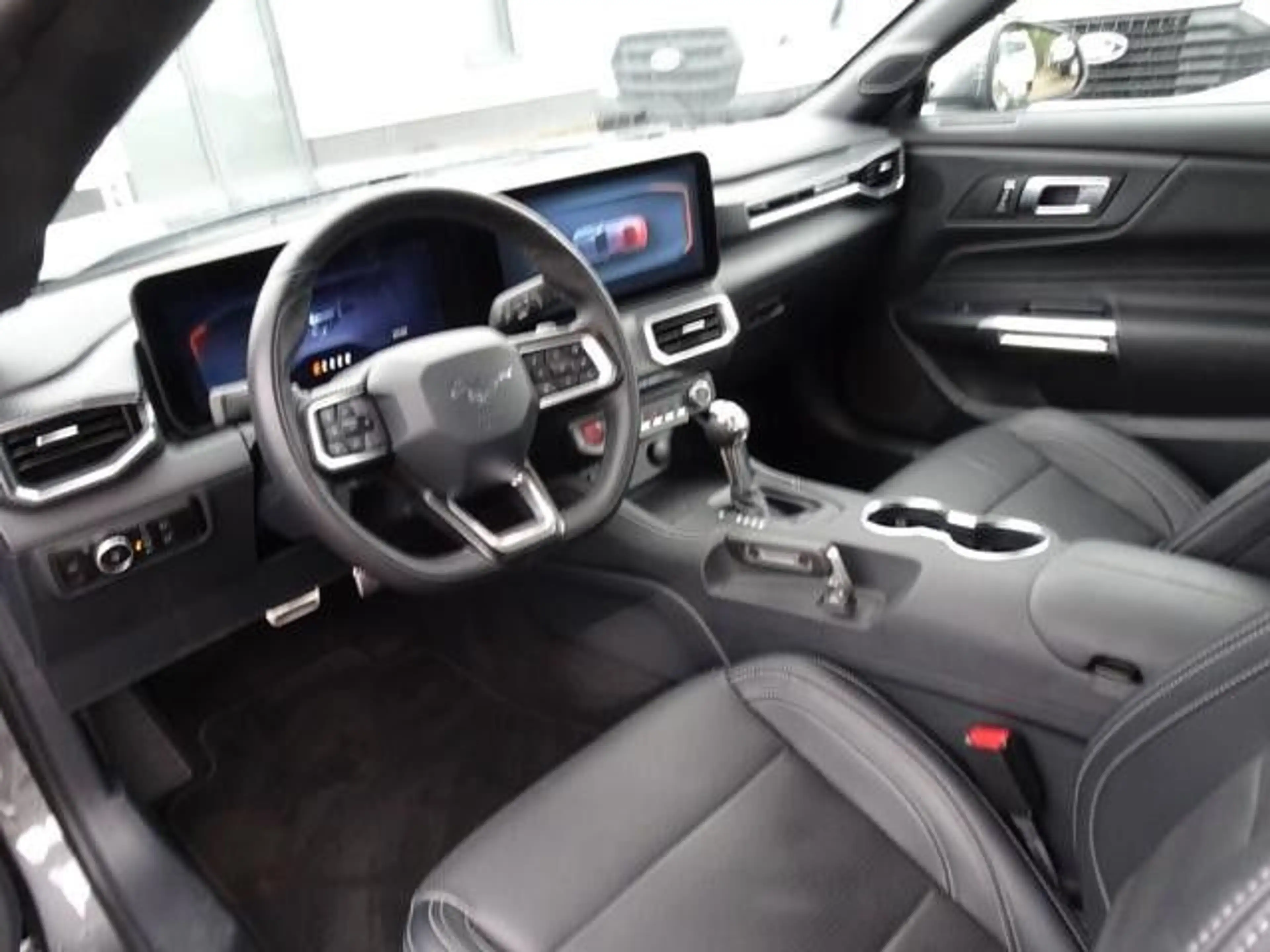 Ford Mustang Convertible 5.0 Ti-VCT V8 328 kW GT — photo 12
