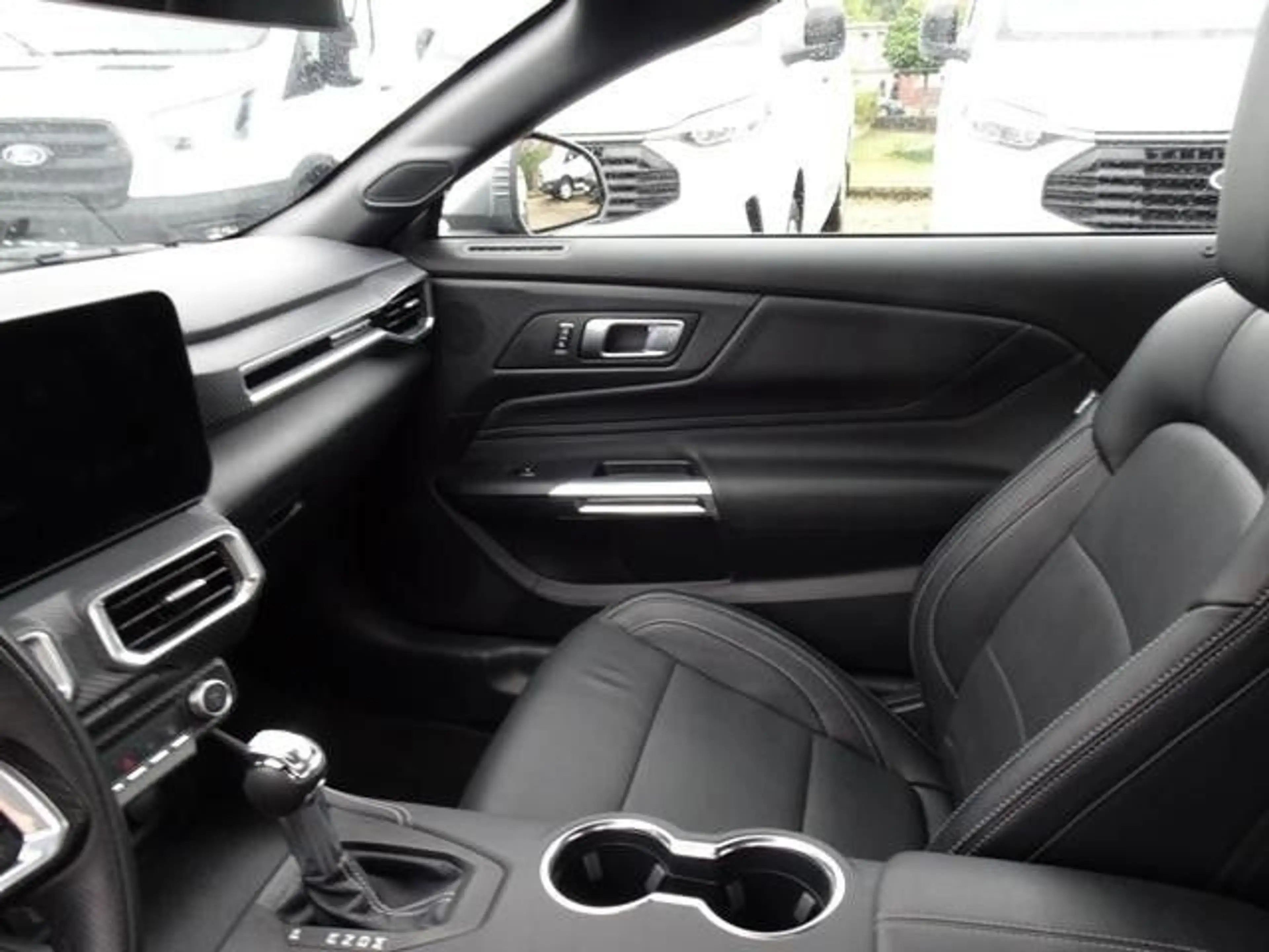 Ford Mustang Convertible 5.0 Ti-VCT V8 328 kW GT — photo 15