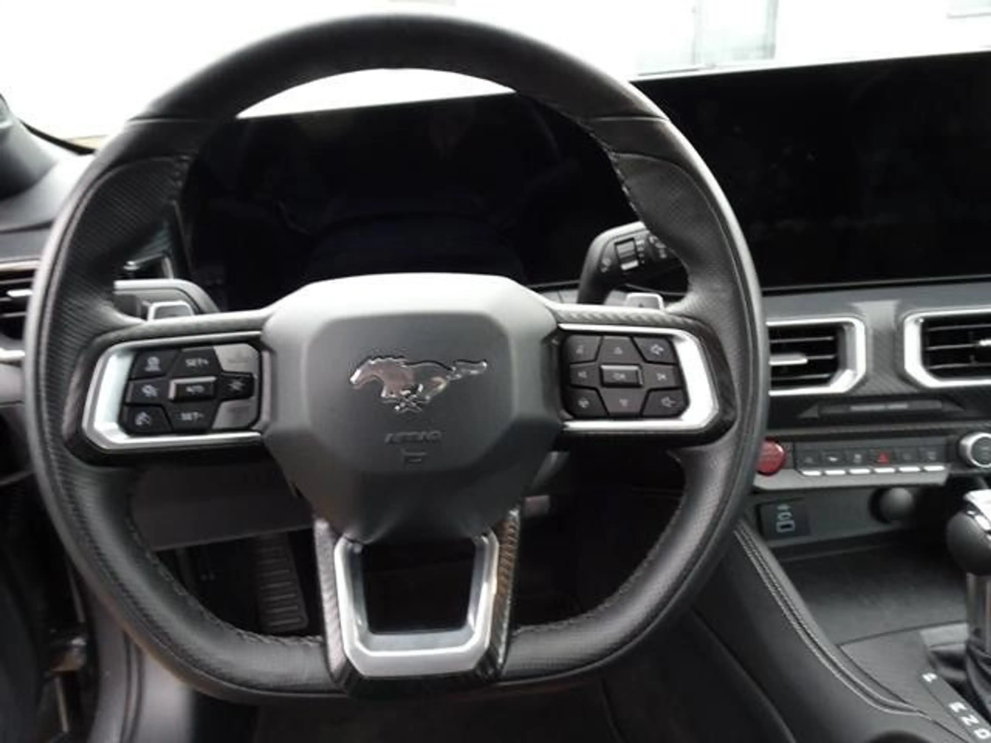 Ford Mustang Convertible 5.0 Ti-VCT V8 328 kW GT — photo 11