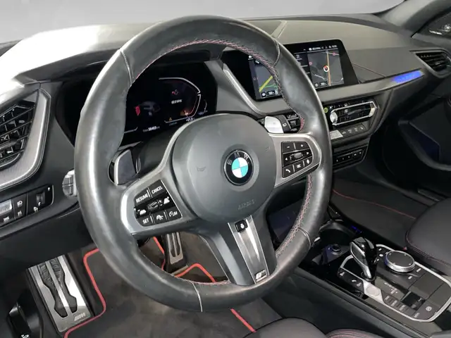 BMW 1 Series view 8