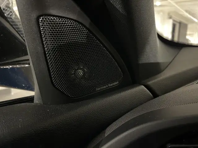BMW 1 Series view 14