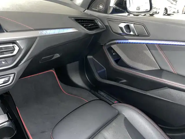 BMW 1 Series view 9