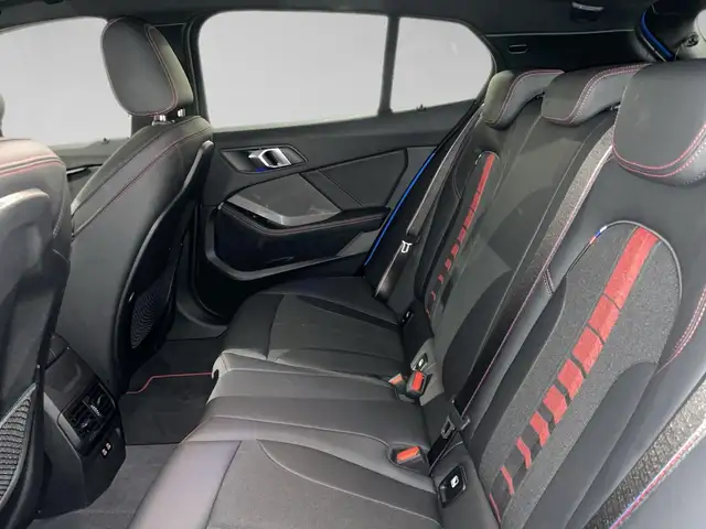 BMW 1 Series view 11