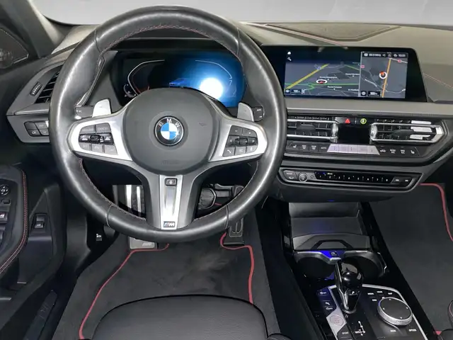 BMW 1 Series view 6