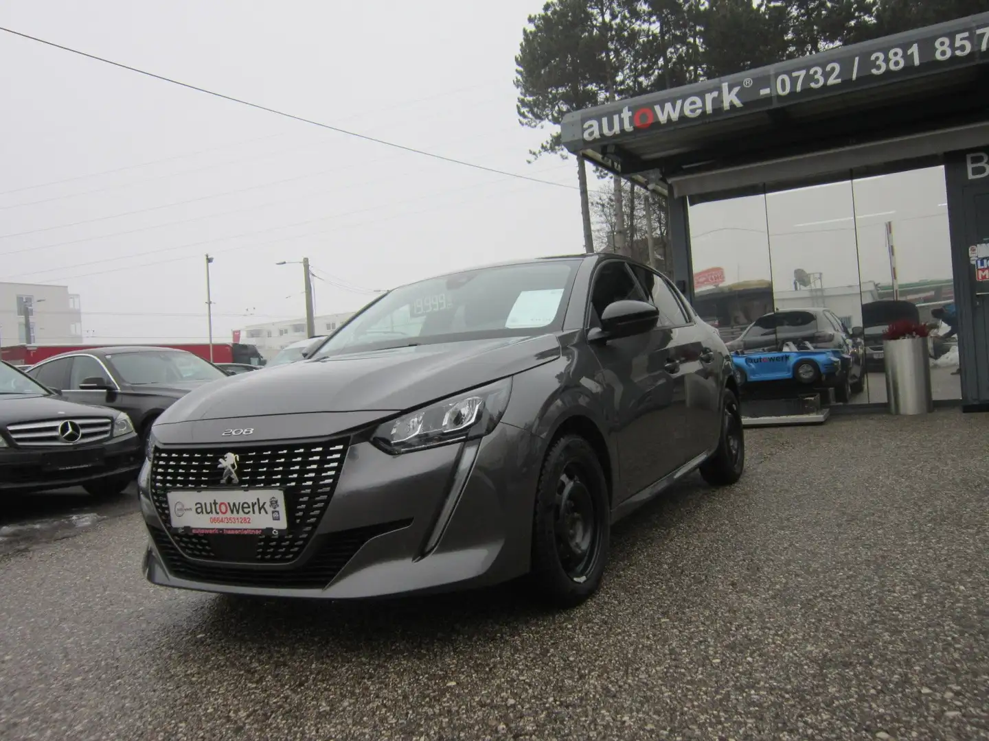 Peugeot 208 Allure Pack Automatik Schwarz - 1